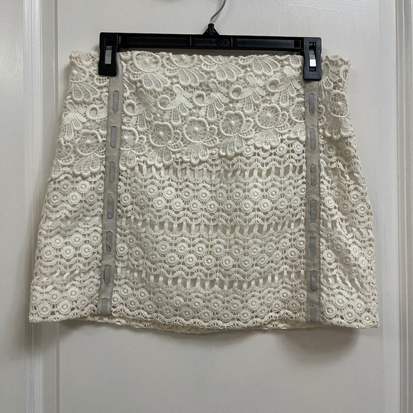 Maje Paris White Lace Mini Skirt with Sheer Details (FR 38 / US 6) - Picture 1 of 10